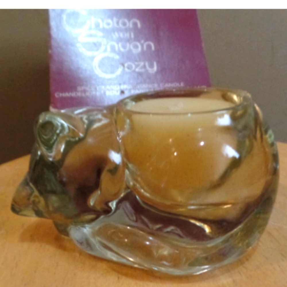 Indiana Glass Sleeping Cat, approx 2.5"